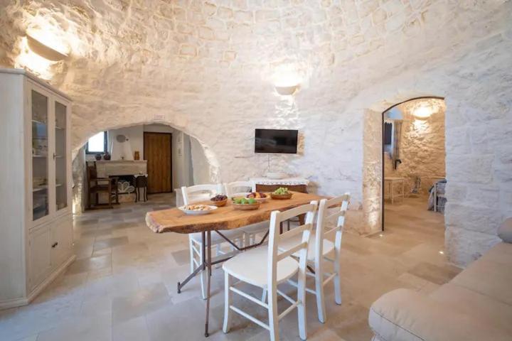 Valle D'Itria Trulli E Alcova Mikael Cisternino Exterior foto